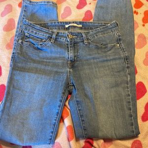 Vintage Levi jeans size 28 “712 slim fit” DISCONTINUED model